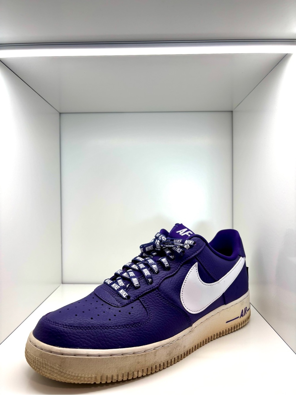 Men’s Nike Air Force 1 Low
NBA Court Purple Sneakers